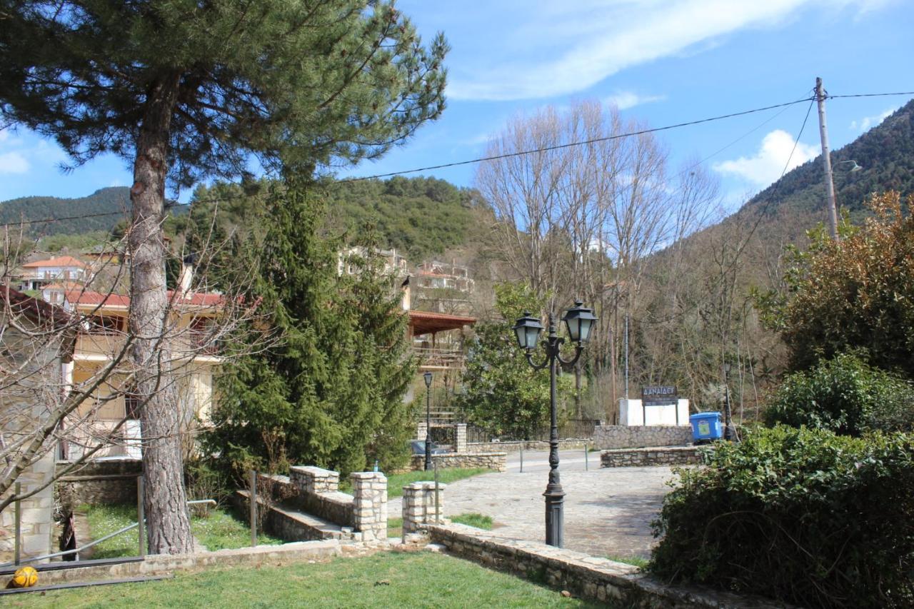 Family'S Houses Kalavryta Buitenkant foto